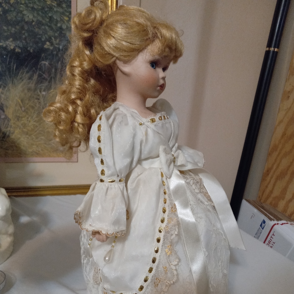 Vtg Porcelain Doll Blonde Hair Blue Eyes in Silky  Dress - Picture 4 of 9